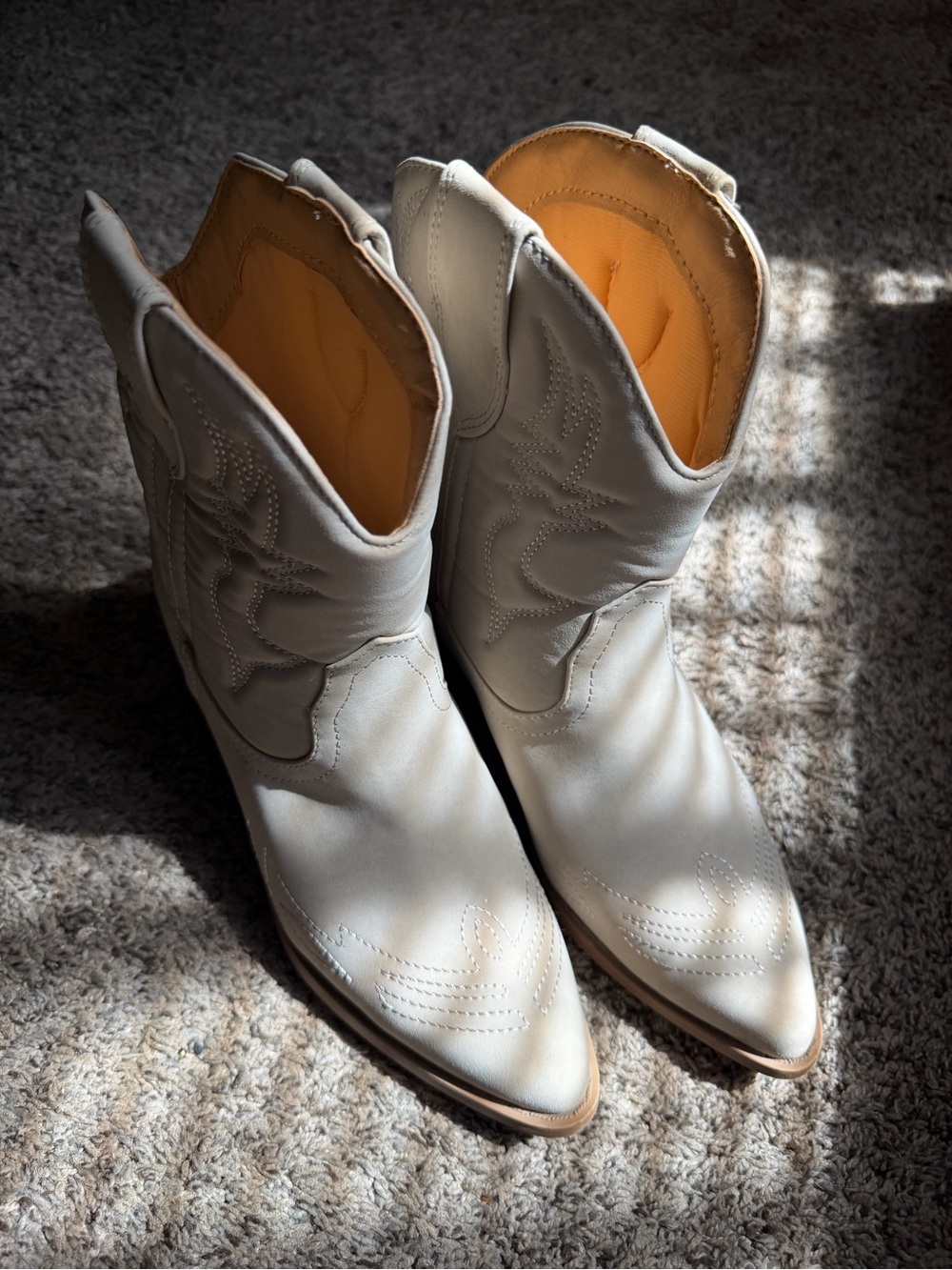 Soda Cream Western Ankle Boots